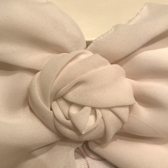 ———————SOLD——_—————TWO SILK CHIFFON CLIP BOWS NWT - Picture 2 of 12
